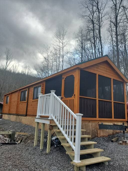 Cozy Cabin Cabin & Surroundings 15