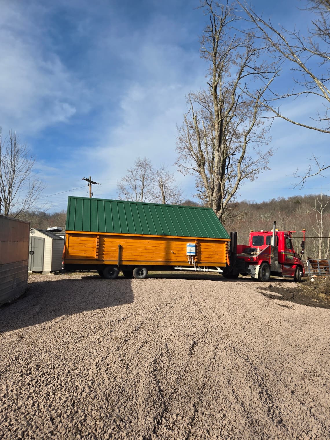 Rustic Creek Cabin & Surroundings 3