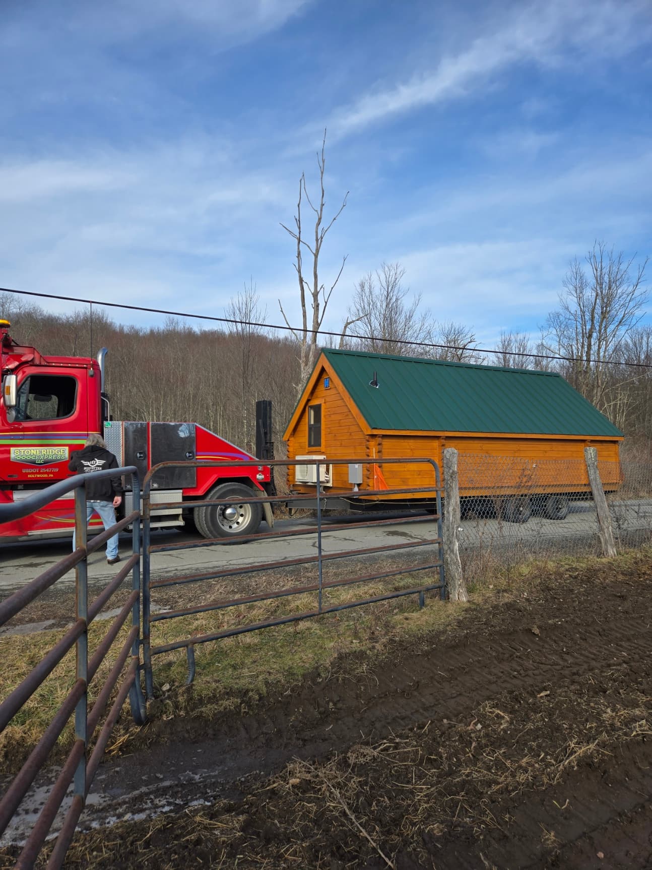 Rustic Creek Cabin & Surroundings 2